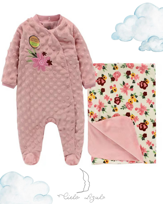 Enterito de plush palo rosa con manta